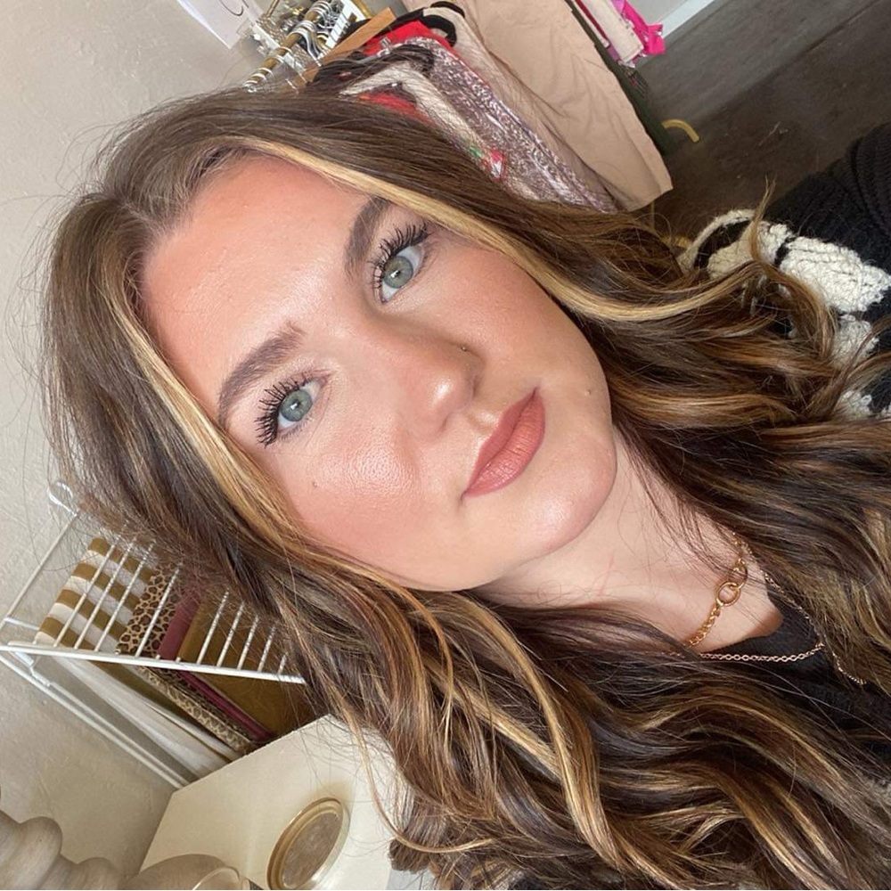 Meet your Posher, Daira